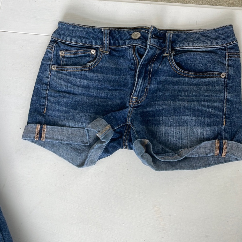 American Eagle Jean shorts stretch size 2.